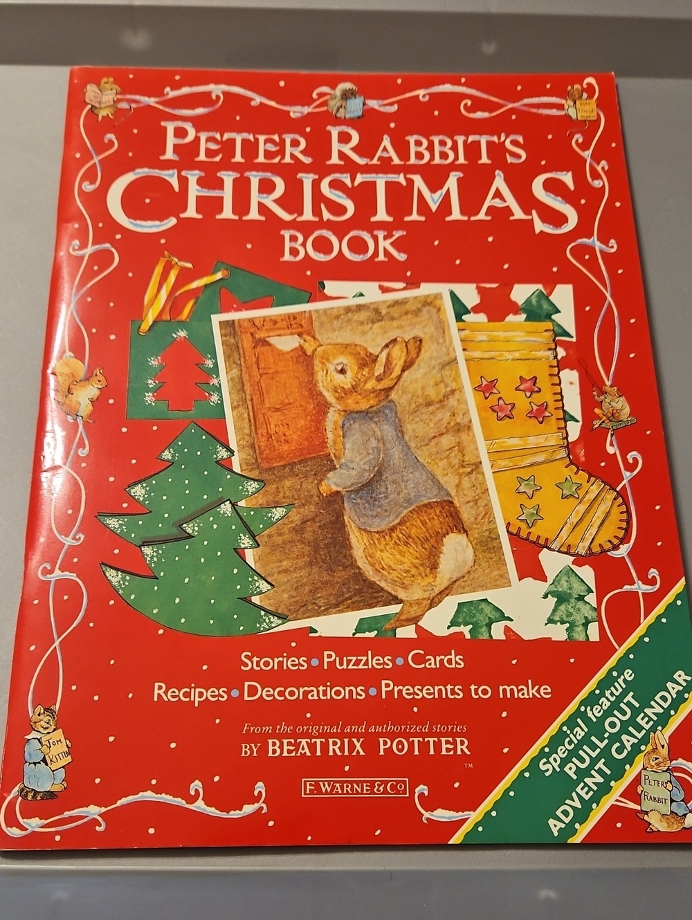 Peter Rabbit's Christmas Book by - Beatrix Potter W/pull Out Advent Calendar